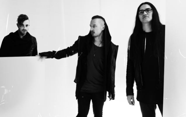 Maybe We Should - dal- és klippremier Greg Puciato projektjétől, a The Black Queentől!