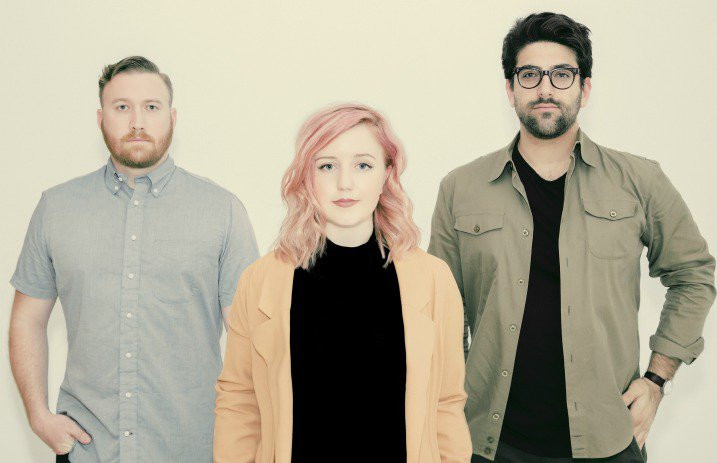 Így játszanak a Touché Amoré tagjai poszt-punkot és popzenét