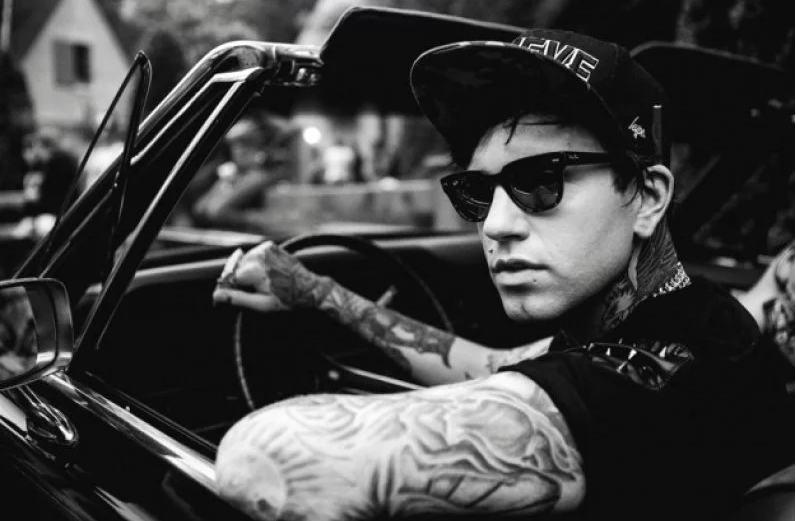 "A generációnk egy rakás sz*r" - az Attila énekese betámadta a twittert