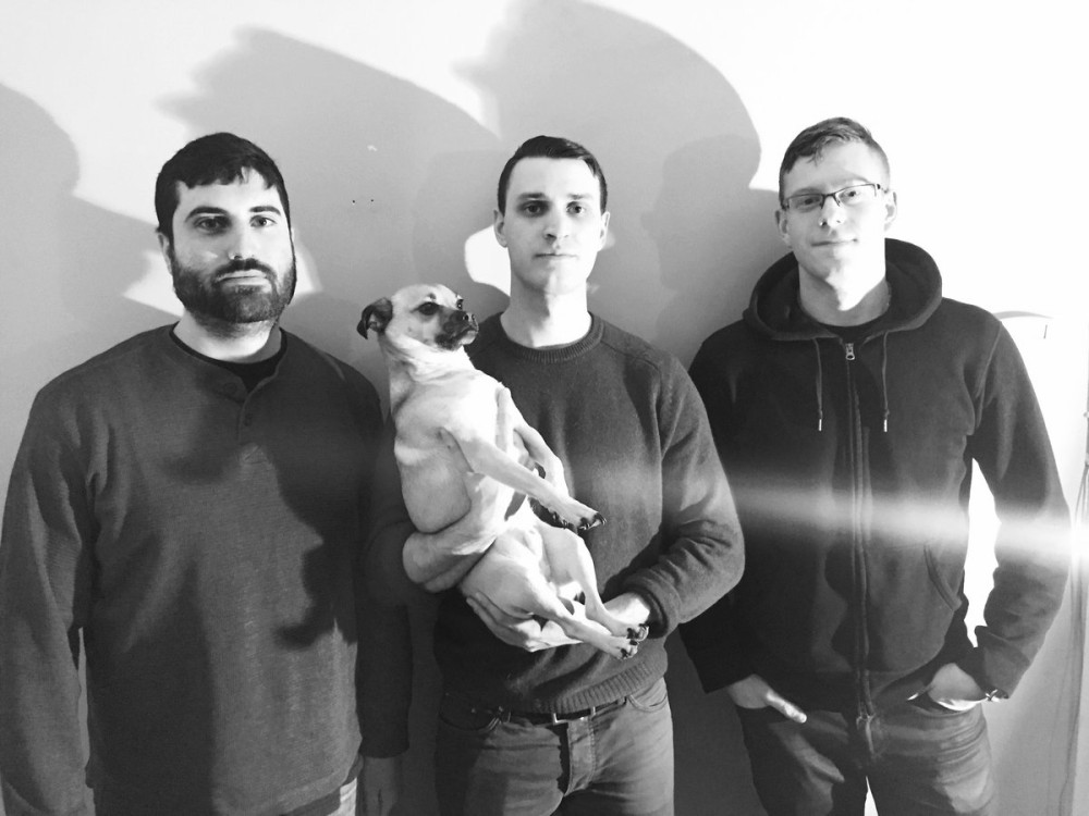 Bemutatta első kislemezét az egykori The Carrier-tagok új zenekara, az Ultraviolet