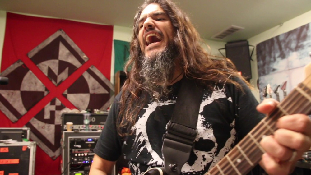 Robb Flynn akusztikus dallal szólít mindenkit összefogásra és békére