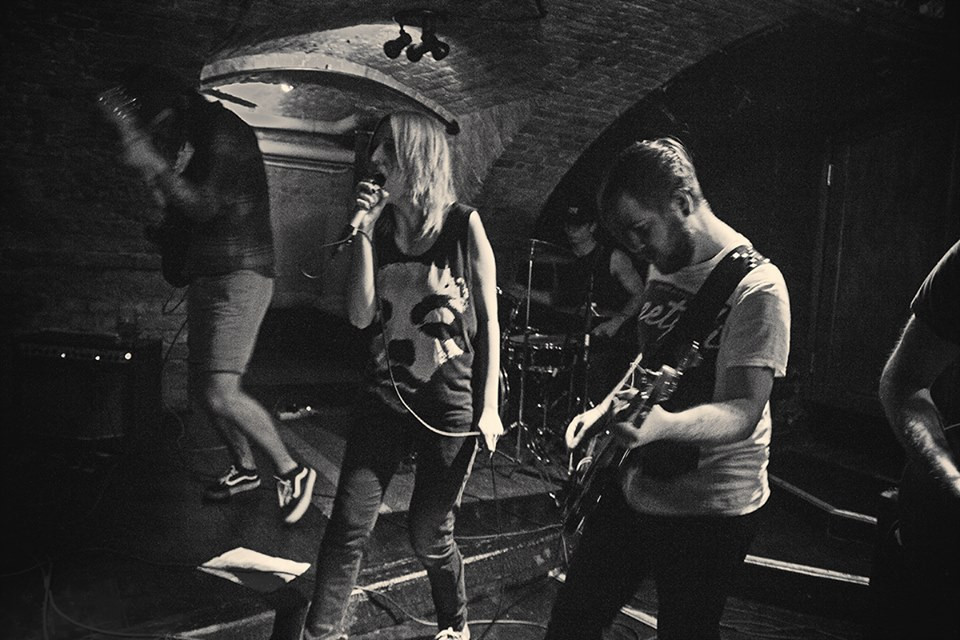 Új dalra forgatott turnévideóval zárja le az idei évet a szegedi Mirror Twin