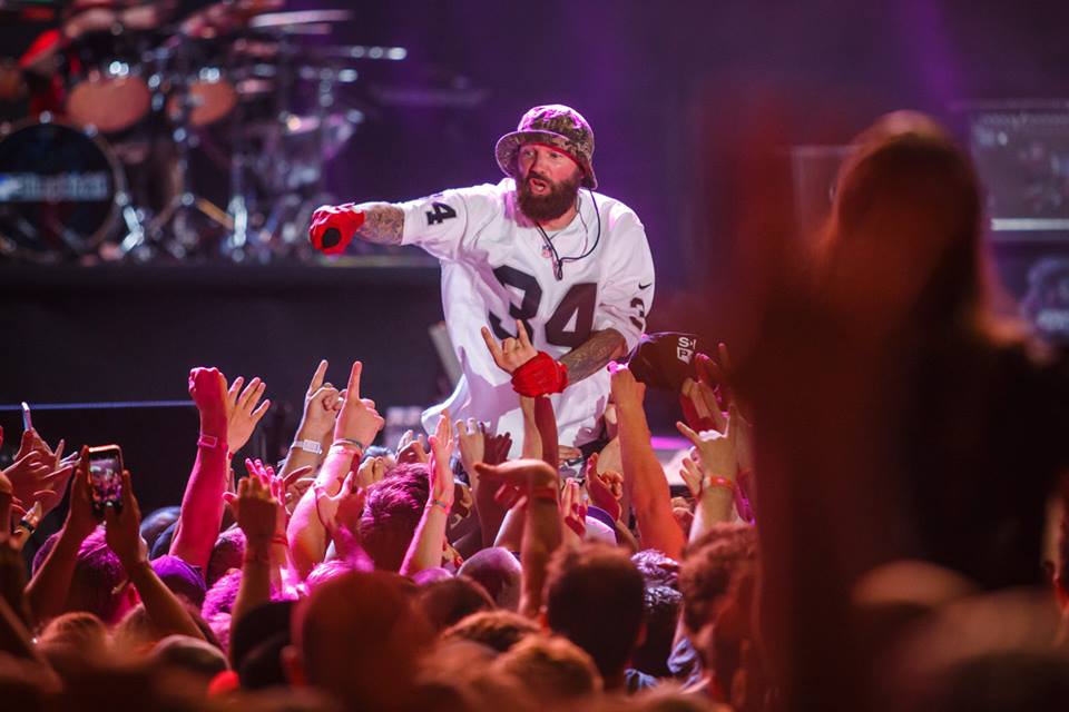 A Limp Bizkit félig eljátszott egy új számot