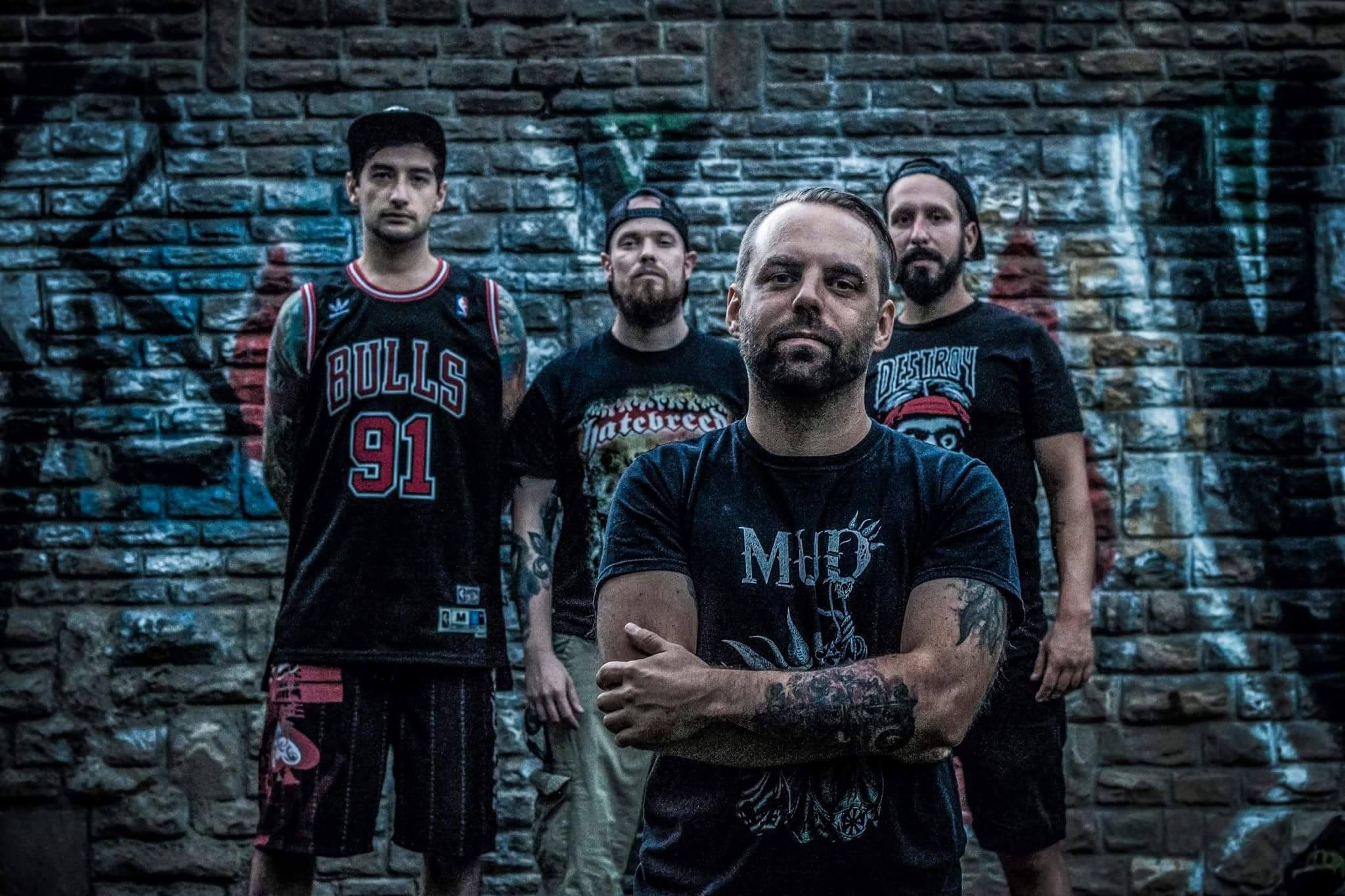 Egyenesen egy korszak vége felé - Godgiven-klippremier