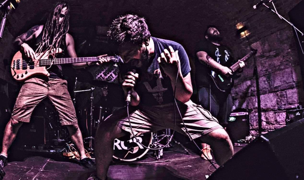 Akinek minden kell, mindent fel kell áldoznia - Hypocrites Breed-lemezpremier