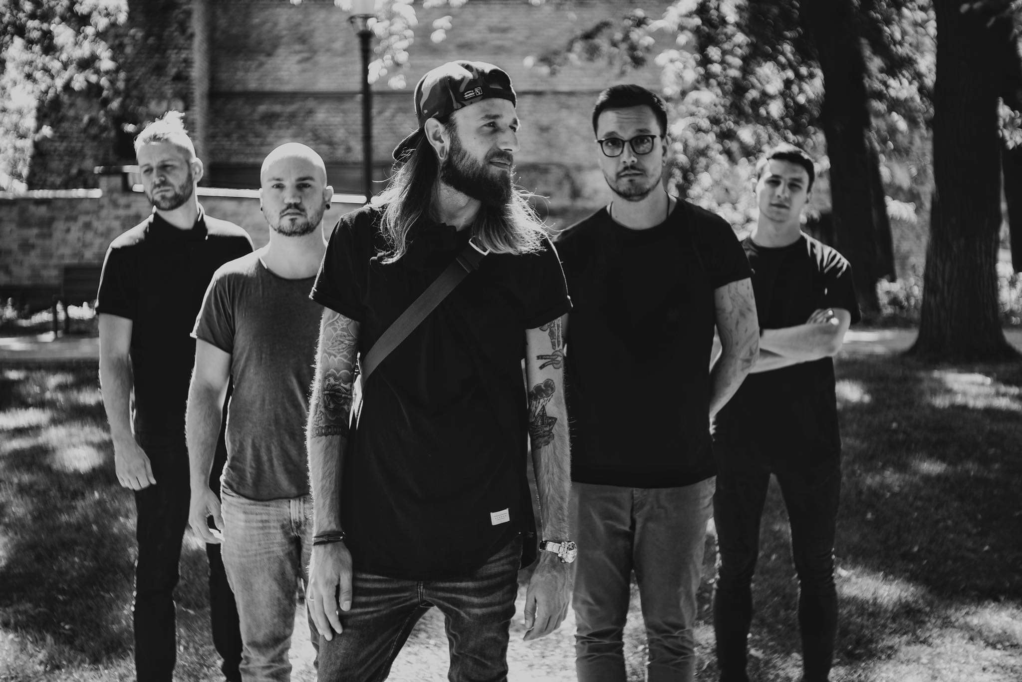 Zuhantunk együtt a semmi gyomrába - Debütál az utolsø első EP-je