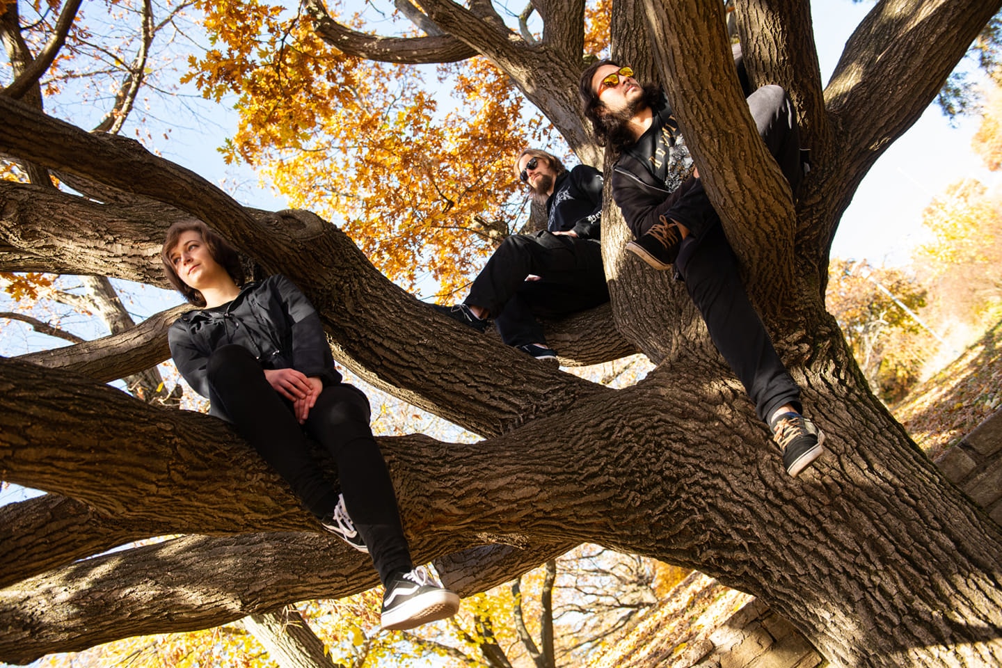 Szaxofonos óda a Hold istennőjéhez - Arkas-kislemezpremier