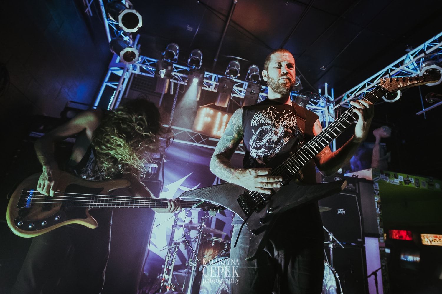 Évindító darabolás: Budapestre érkezik a Revocation