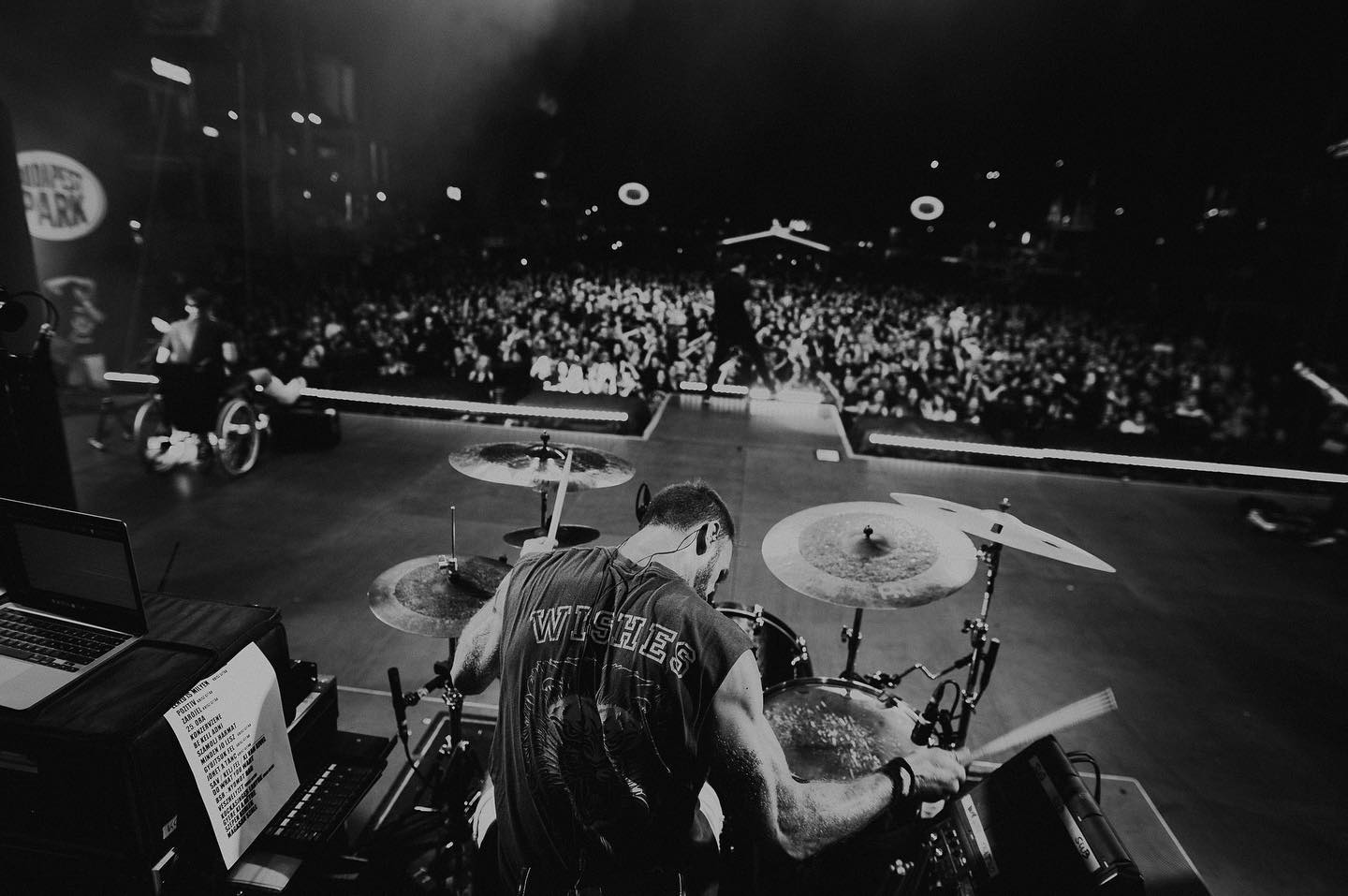 Vasárnap debütál a Fish! dobosának mentálhigiénével foglalkozó podcastja