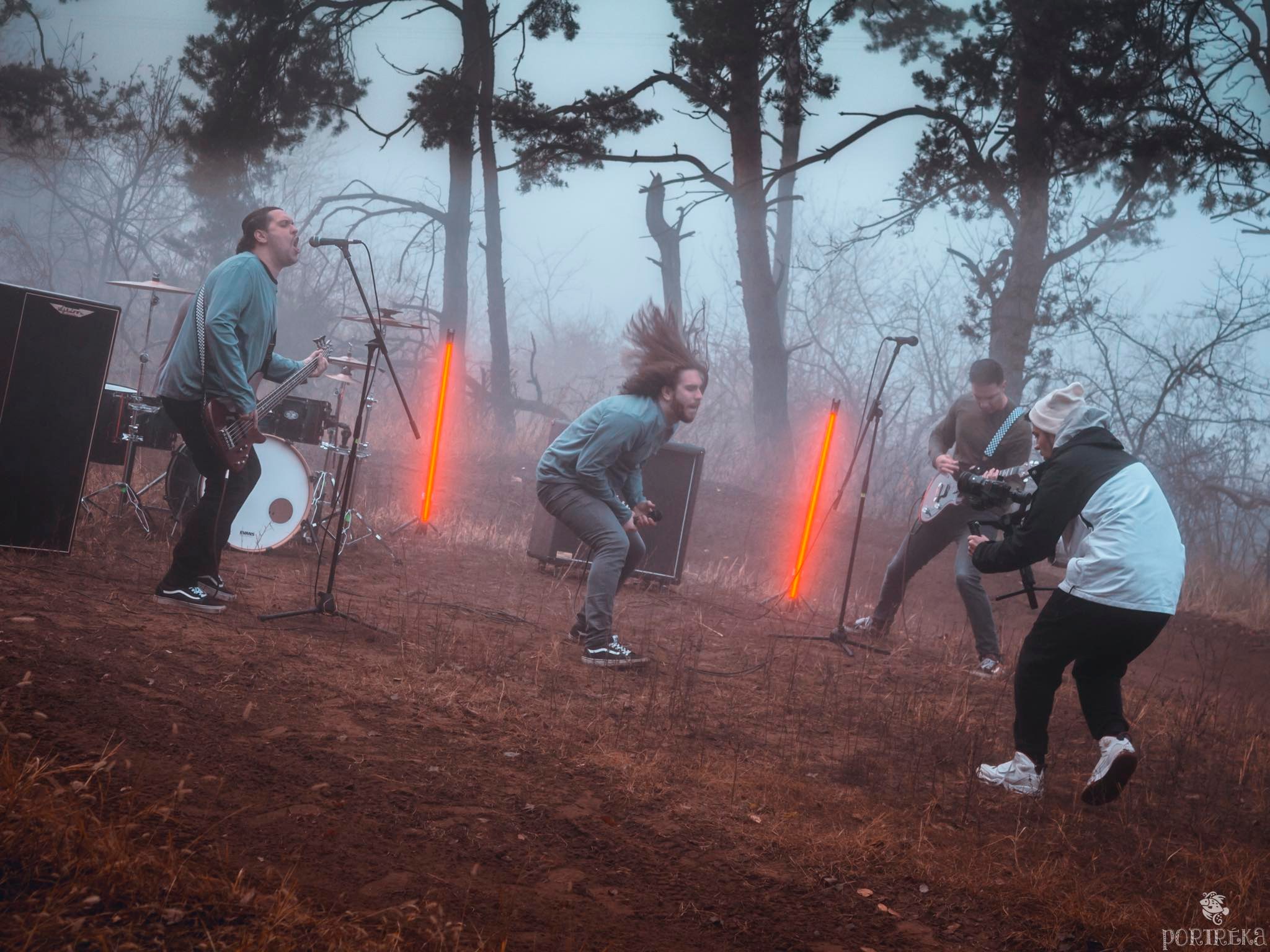 Hatperces monstrummal vezeti fel közelgő lemezét a Counter Clockwise