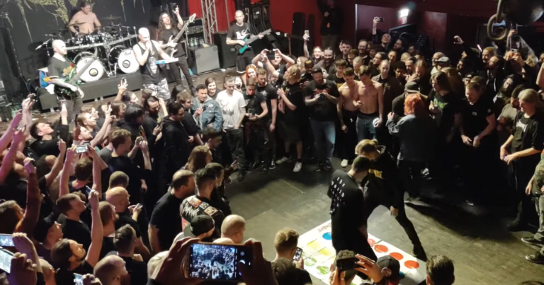 Twister-partit rendezett egy koncertjén a pitben az Archspire