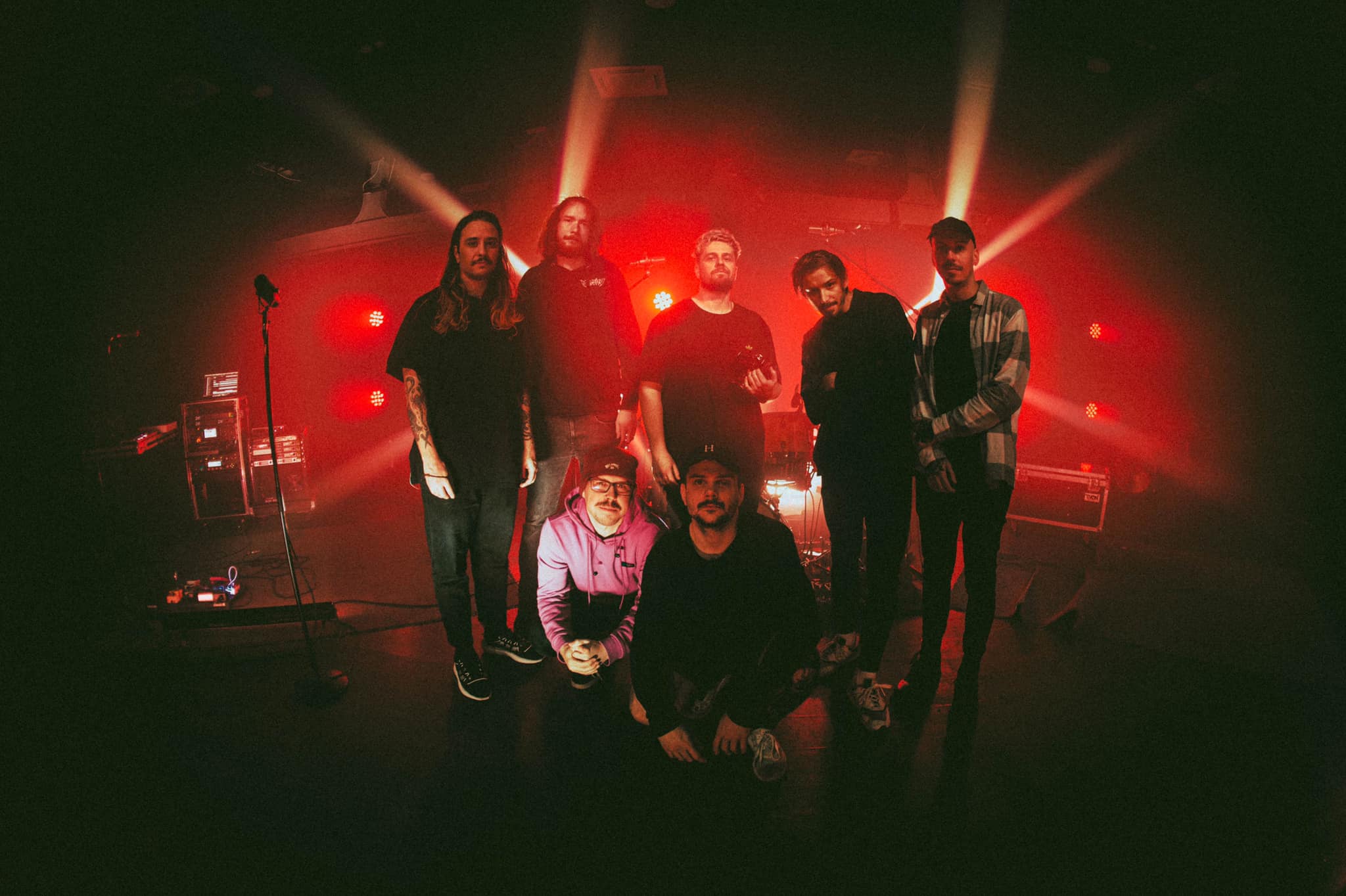 Tízperces live sessiont adott ki a Harmed