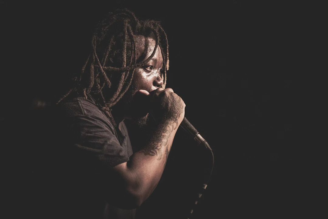 A Vulvodynia gitárosa, Lwandile Prusent lett az új énekes