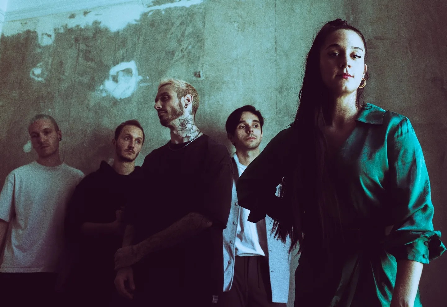 Prisoner: megjelent a Novelists új, énekesnős felállásának második dala