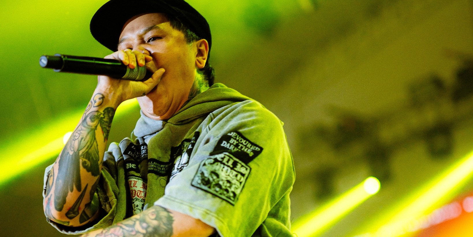Egy thaiföldi metalcore-banda énekese bekamuzta, hogy rákos, hogy pénzt csaljon ki a rajongóiból
